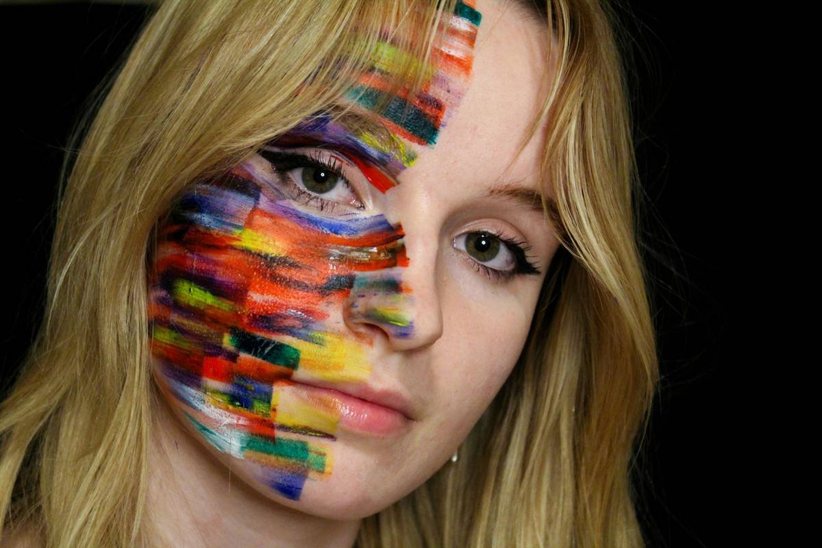 Trendsetting Styles: How Editorial Makeup Artists Define the Future of Beauty