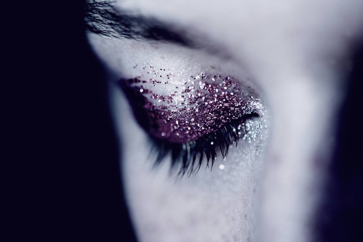 How to Master Futuristic Makeup Looks That Stop Scrollers Mid-Scroll