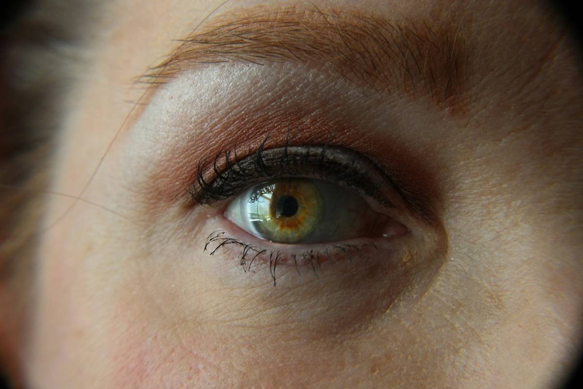 Unconventional Beauty: Redefining Editorial Makeup Beyond the Norm