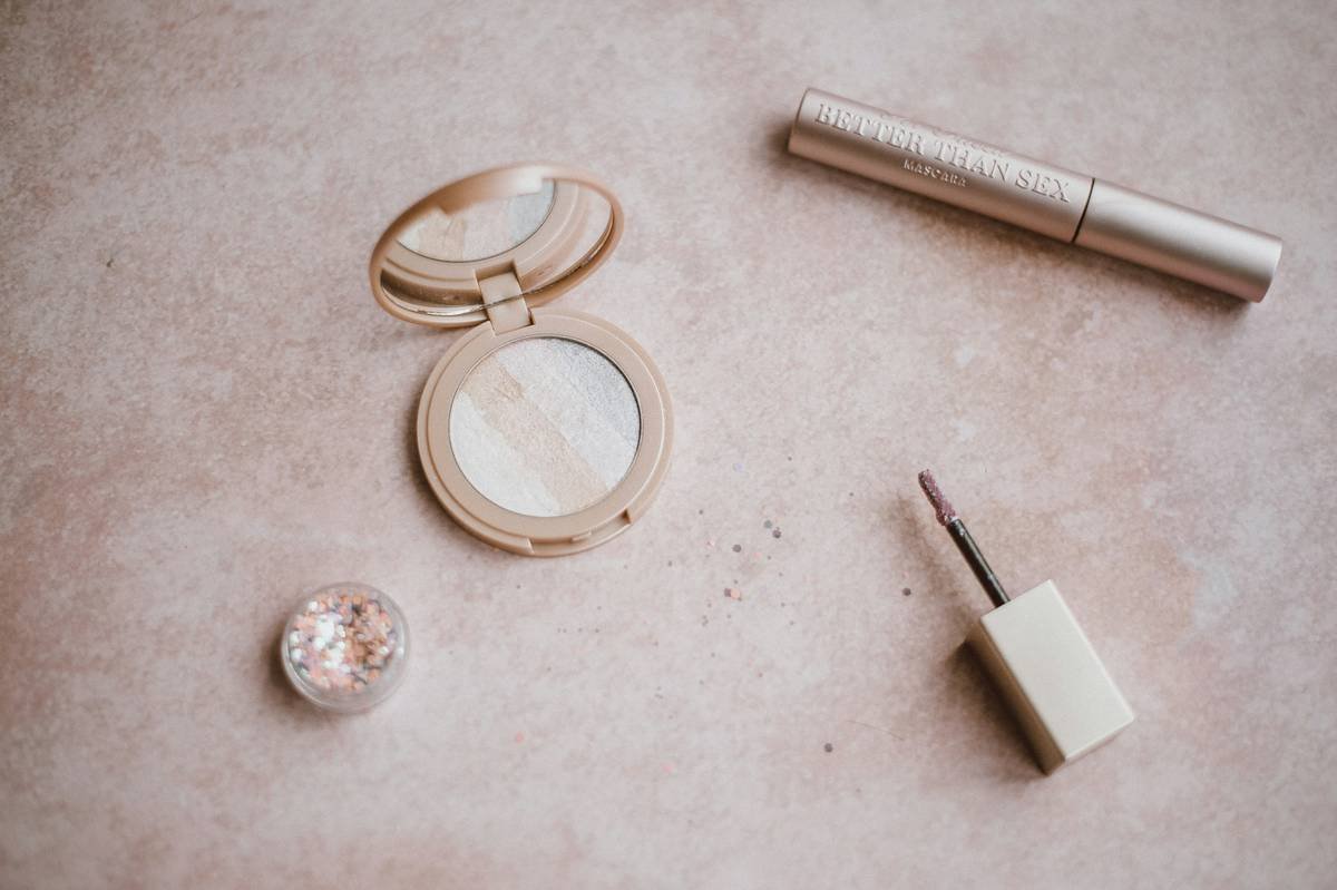 Mastering Trendy Makeup Finishes: Your Editorial-Ready Guide to Skin That Stops Scrollers