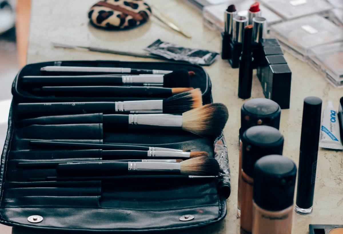 Why High-End Makeup Products Are Non-Negotiable for Editorial Looks (And When They’re Not)