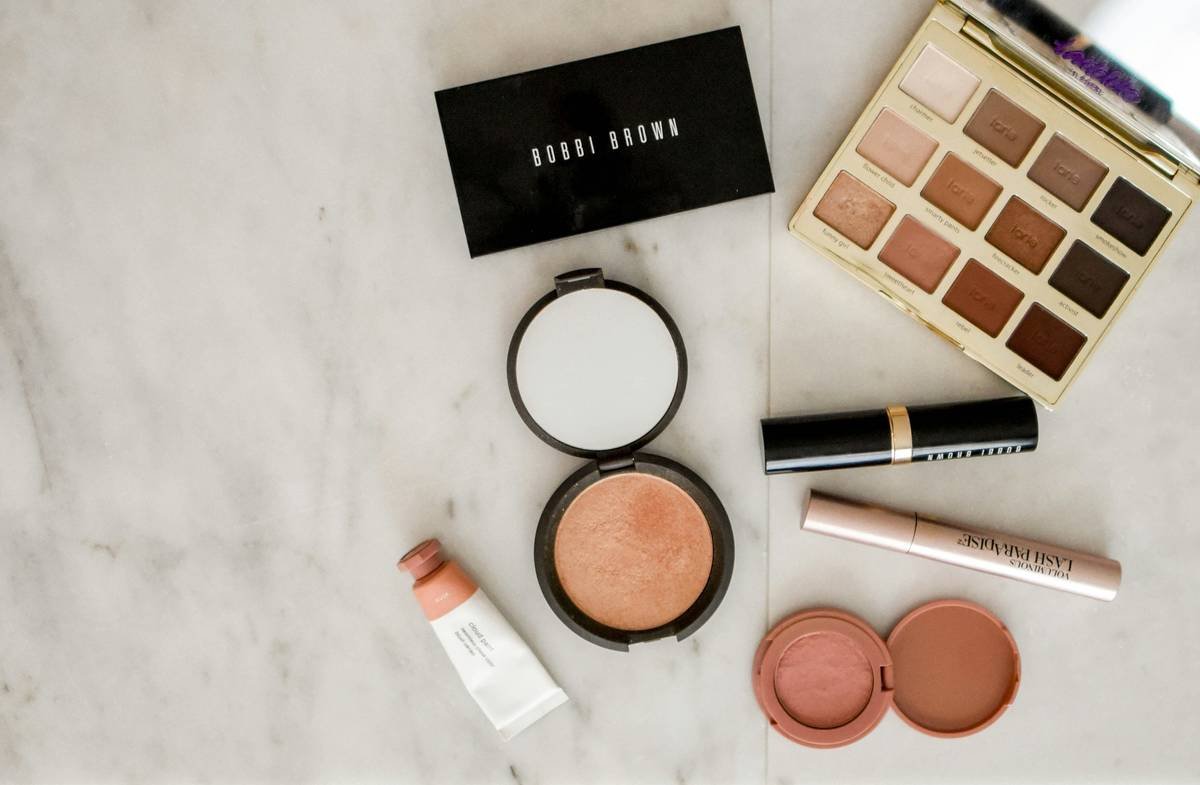 The Secret to Flawless Posh Makeup Finishes in High-Fashion Editorials